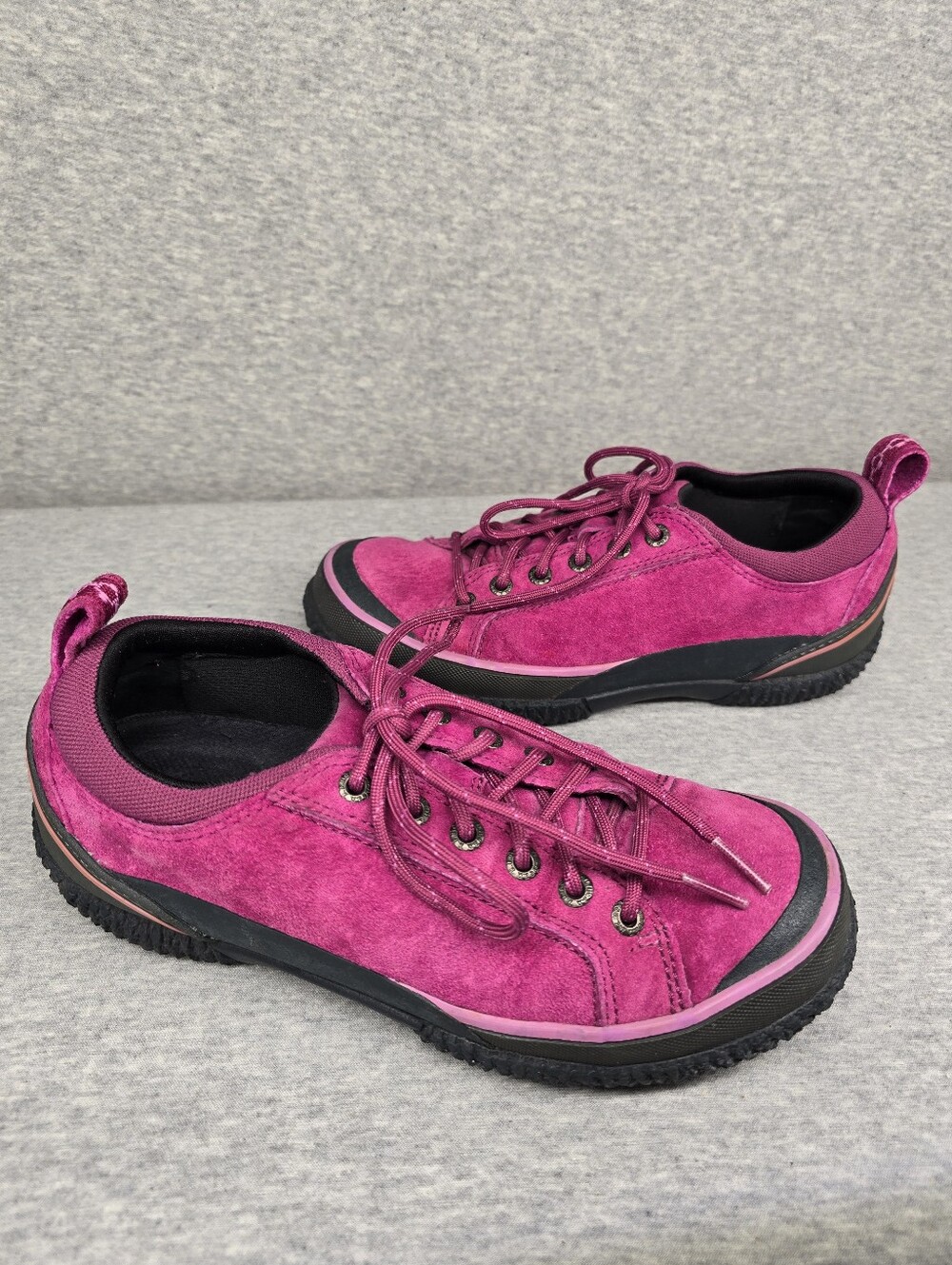 L.L. Bean Women's Size 7 Magenta Suede Lace-Up Sneakers - Picture 7 of 11